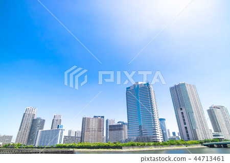 與塔公寓的都市風景 與塔公寓的都市風景 44713461