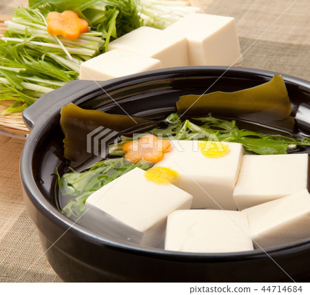 Simmered tofu Simmered tofu 44714684