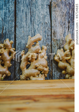 Fresh ginger Fresh ginger 44714685