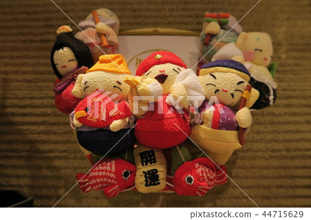 Seven Lucky Gods Treasure Ship 44715629