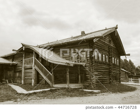 Old wooden house in North Russia 44716728