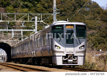 Series 225 Kishu Road Rapid Hanwa Line: Izumi Tottori-Yamanakakei 44716784