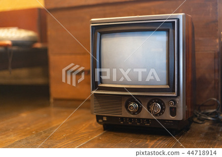 Old TV 44718914