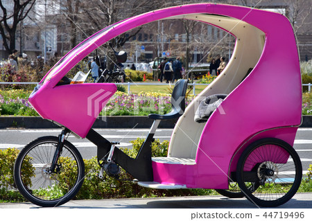 Three-wheeled bicycle taxi Three-wheeled bicycle taxi 44719496