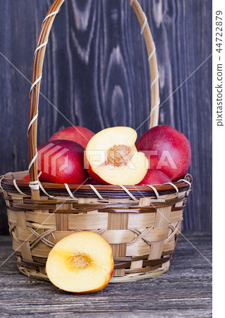 red juicy nectarines 44722879