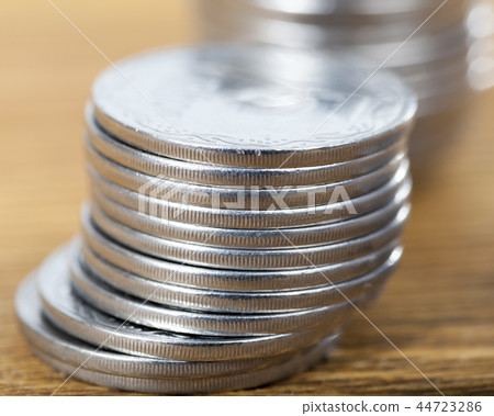 close-up of cash 44723286