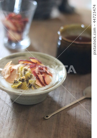 Morning dried fruits and yogurt 2 Morning dried fruits and yogurt 2 44723474