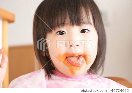 A girl who eats rice A girl who eats rice 44724633