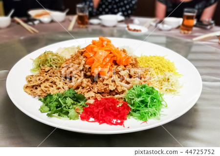 Plate of Yee Sang Yusheng during Chinese New Year Plate of Yee Sang Yusheng during Chinese New Year 44725752