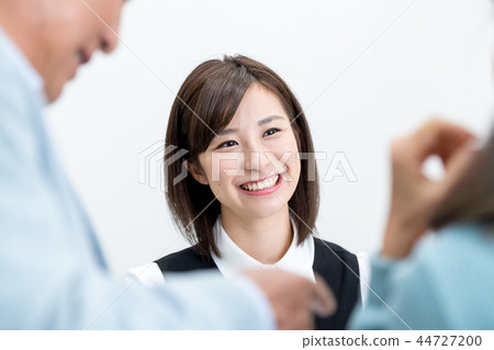 Young woman, reception, front 44727200