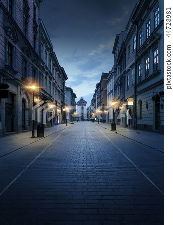 Krakow old town by night, Poland Krakow old town by night, Poland 44728981