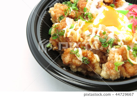 雞翼在關閉的托羅球 44729667