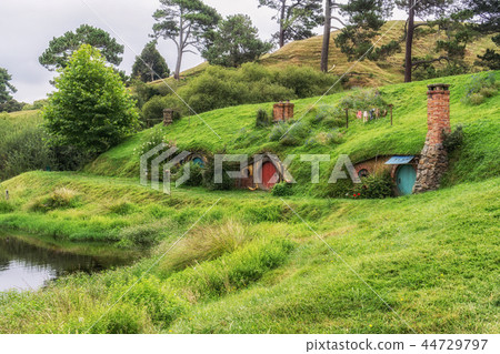 hobbiton movie set 44729797