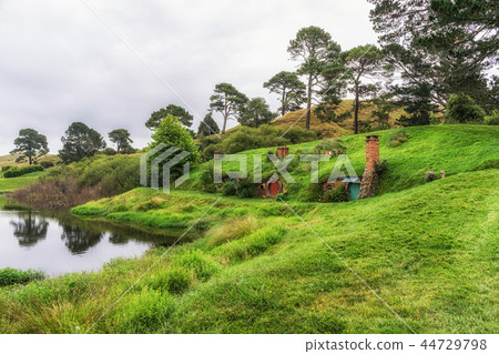 hobbiton movie set 44729798