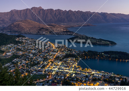 queenstown sunset 44729916