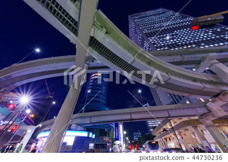 摩天大樓和大都會高速公路 摩天大樓和大都會高速公路 44730236