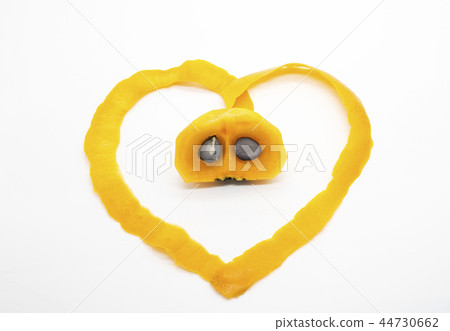 Heart made of persimmon husk 44730662