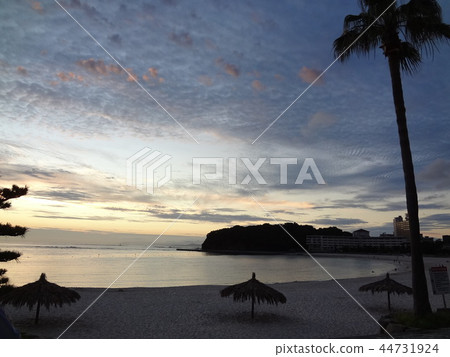 Sunset of Shirarahama Sunset of Shirarahama 44731924