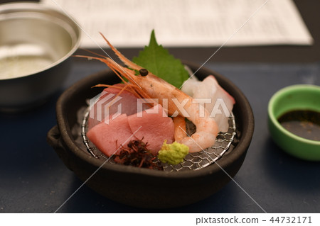Japanese food 44732171