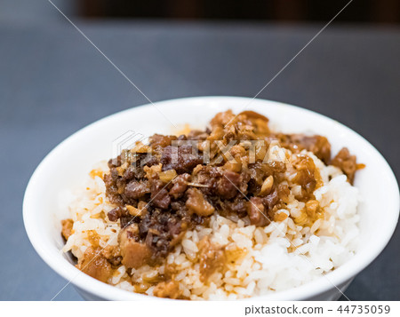 Braised pork on rice Braised pork on rice 44735059
