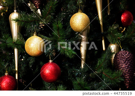 Image cut material of Christmas tree ornaments and decorations 44735519