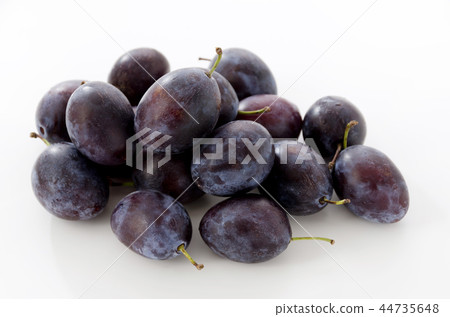prune  44735648