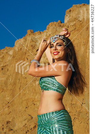 Oriental beauty belly dance 44736227