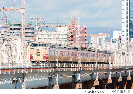 Limited express stork across the Oyodogawa Limited express stork across the Oyodogawa 44736290