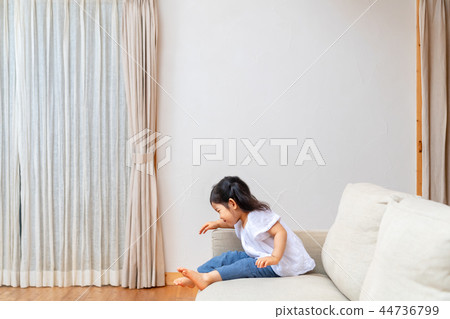 帶孩子的客廳 44736799