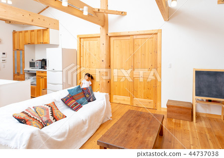 Living room with children Living room with children 44737038