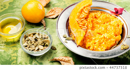 Pumpkin porridge and pumpkins Pumpkin porridge and pumpkins 44737318