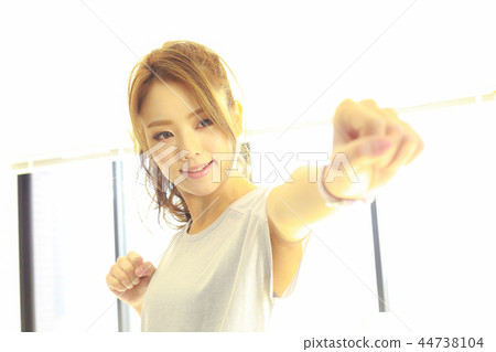 誰Bokusasaizu女性 44738104