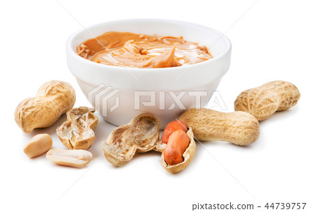 peanuts with peanut butter 44739757