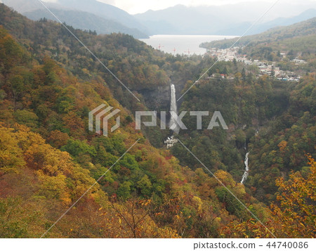 秋天的華嚴瀑布 44740086