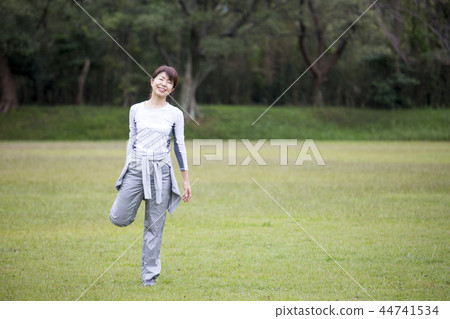Middle women exercising Middle women exercising 44741534