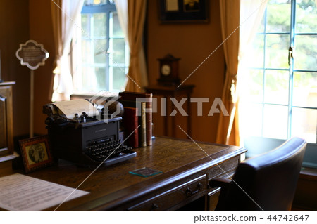 Typewriter 44742647