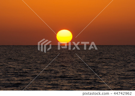 Dharma sunset Dharma sunset 44742962