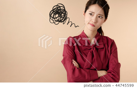 沮喪的女人 44745599