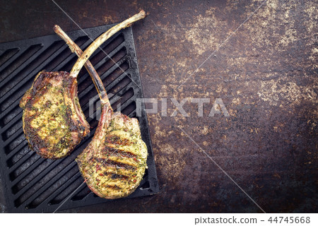 Barbecue tomahawk pork steak with vegetable Barbecue tomahawk pork steak with vegetable 44745668