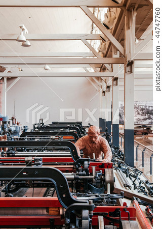 Vinatge Power loom machine Toyota Museum Nagoya 44747760