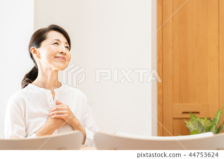 一個如釋重負的女人 一個如釋重負的女人 44753624