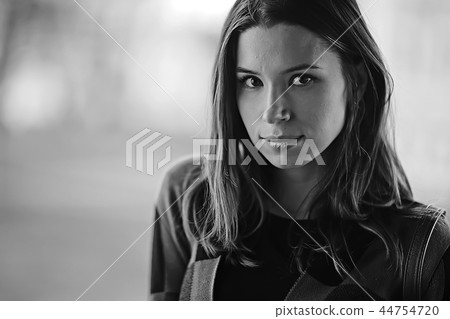 black and white portrait of a girl outdoor 44754720
