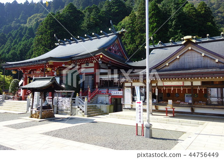 Oyama Akutoshi Shrine 44756449