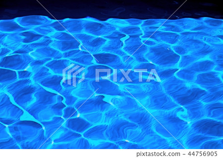 Scenic reflection on water surface in close up  44756905
