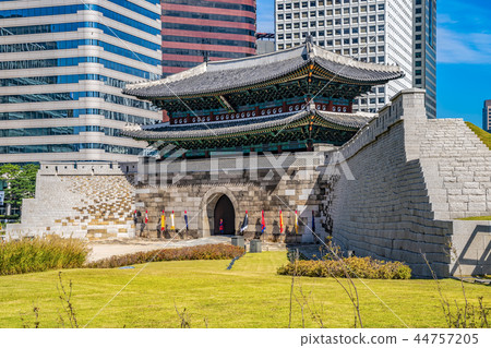 Namdaemun 44757205