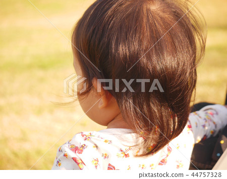 Negishi park walk girl 44757328