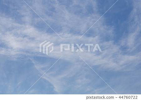 Large sky 44760722
