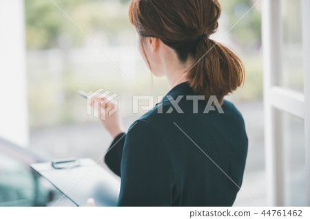 female, lady, woman 44761462