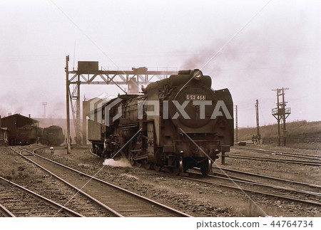 The last number of steam locomotive D52 in 1965. Goryokaku engine district Hokkaido 44764734