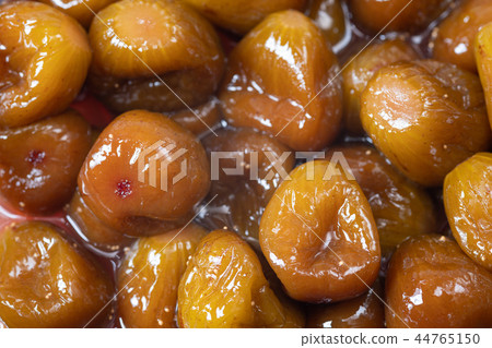 Boiled figs with sweet and sour 44765150